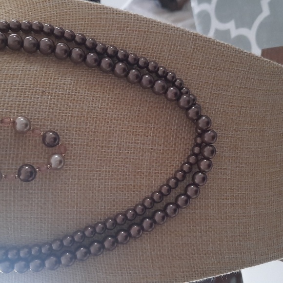 Elegant Pearl Necklace and Bracelet Set - Picture 3 of 4